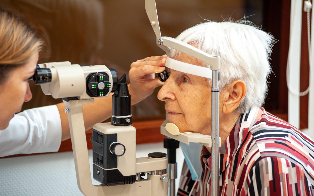 Degeneração macular relacionada à idade: o que é a doença e como tratar