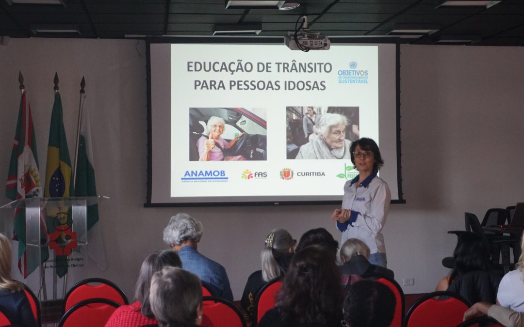 CEDIVIDA recebe palestra sobre educação no trânsito para pessoa idosa