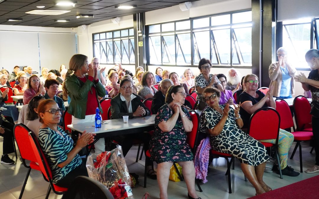 Bingo da Terceira Idade reúne alegria no CEDIVIDA