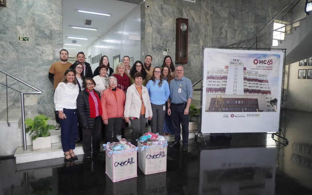 Participantes do CEDIVIDA realizam doação a pacientes do Hospital de Clínicas da UFPR