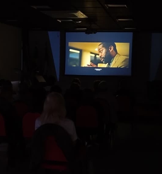 Filme nacional diverte os participantes da Sessão Pipoca