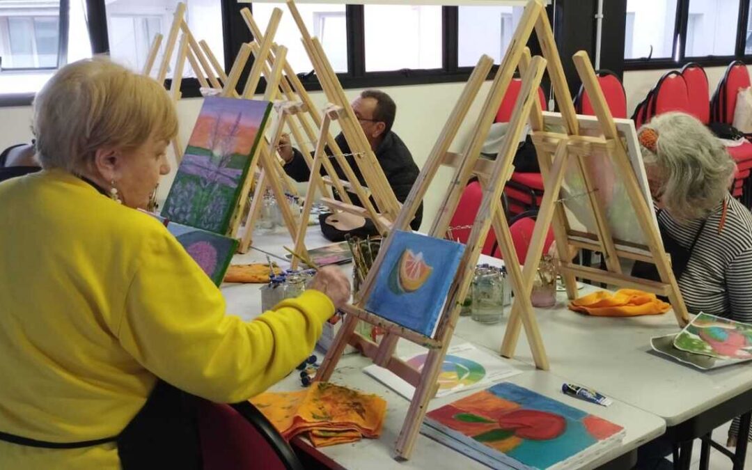 Oficinas de pintura do “Viver Não Tem Idade” encerram ciclo de aprendizado e convivência